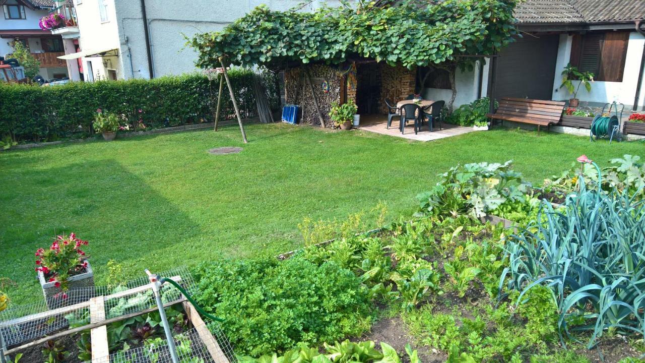 Casa Luca E Cristina Vila Mezzolago Exterior foto